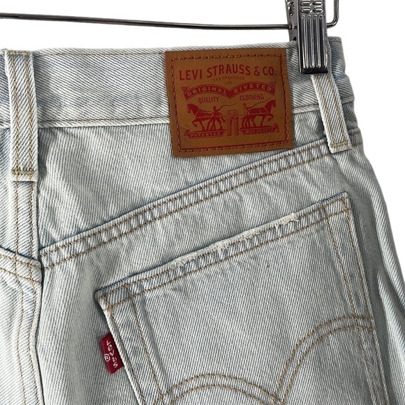 Levi’s jean shorts frayed hem light blue distressed summer beach sz 25 - Picture 2 of 9